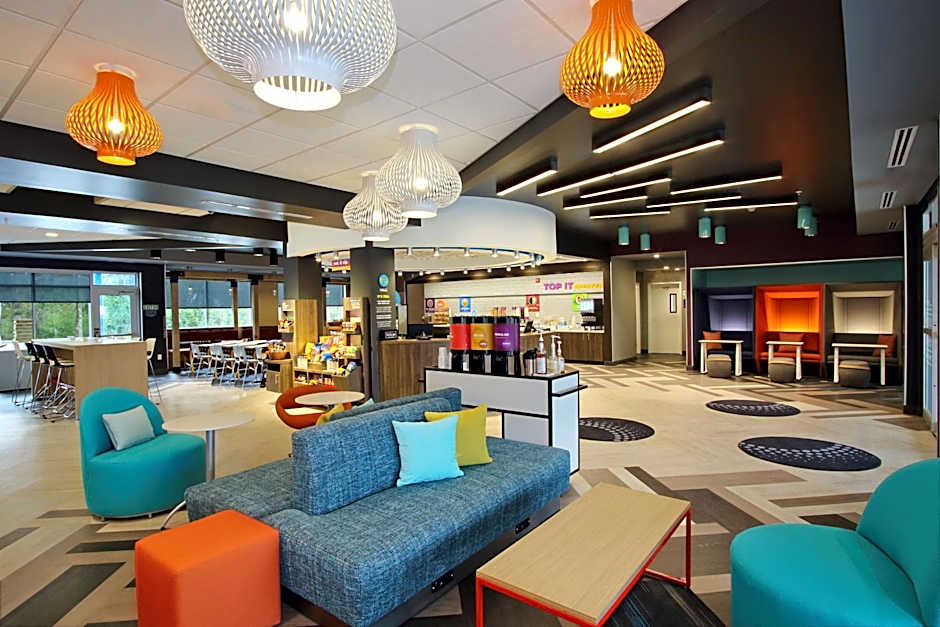 Tru by Hilton Meridian