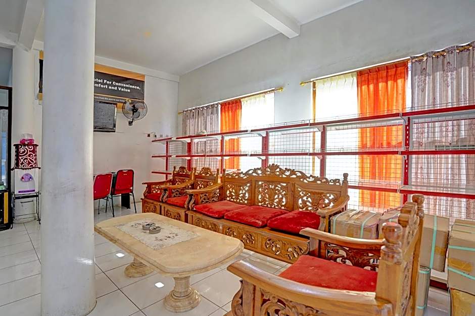 Collection O 92897 Hotel Intan Near Kantor Syahbandar Bawean