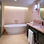 Duo Hotel Lisbon, Curio Collection by Hilton