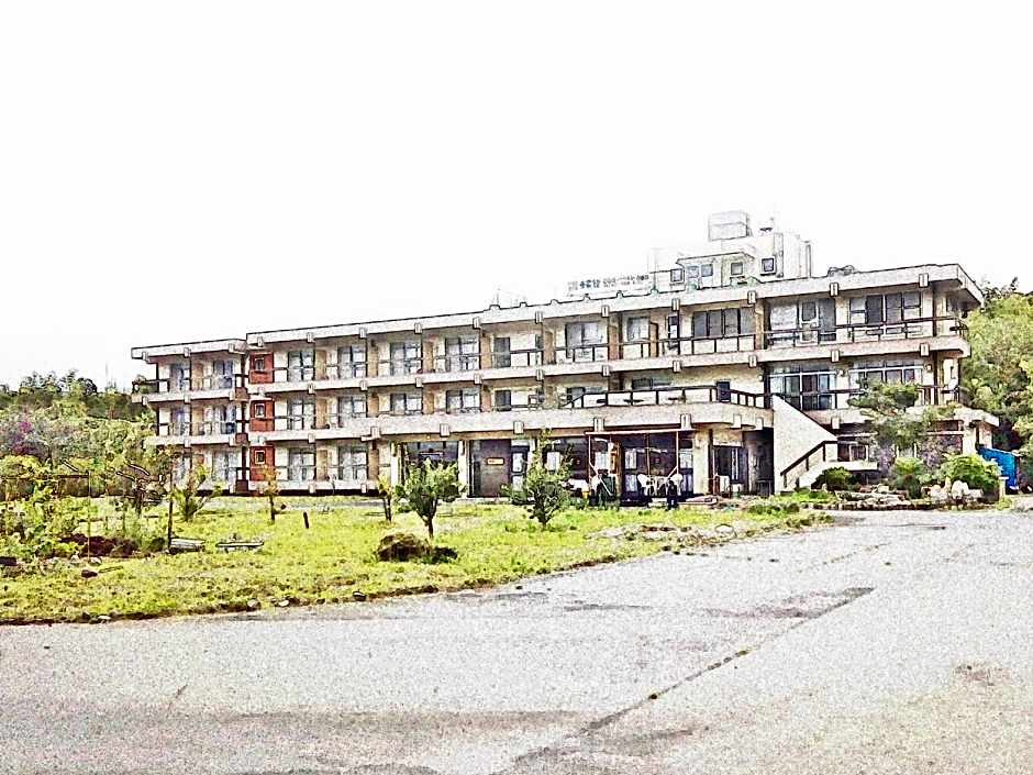 J-Hoppers Lake Biwa Guesthouse