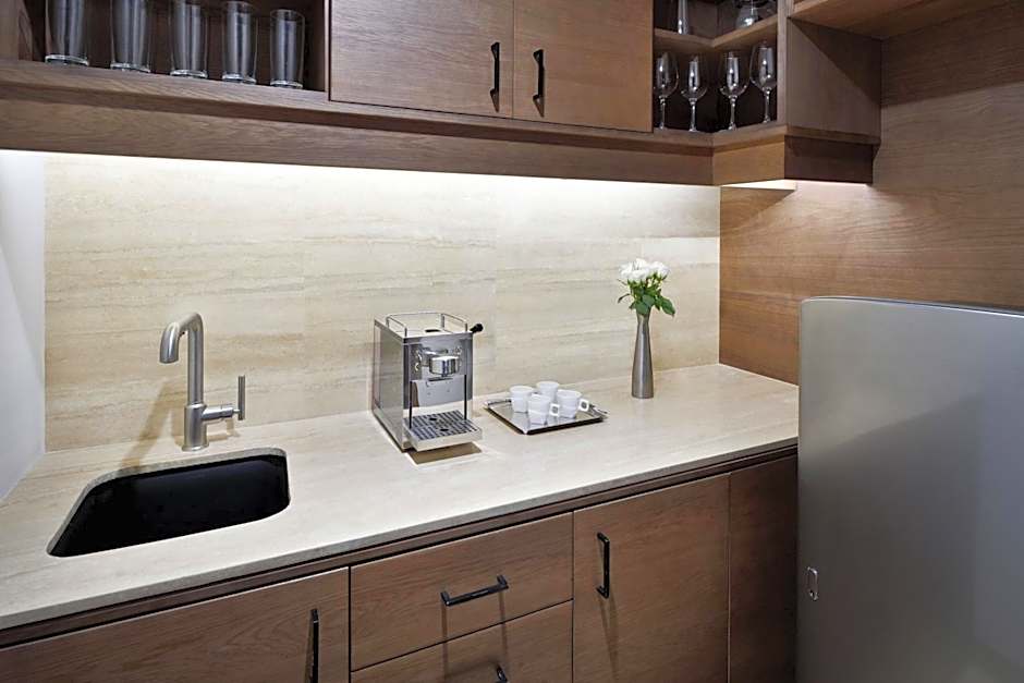 Sankara Nairobi, Autograph Collection