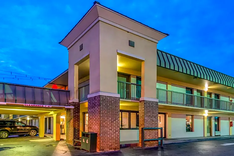 Quality Inn Savannah Historic District
