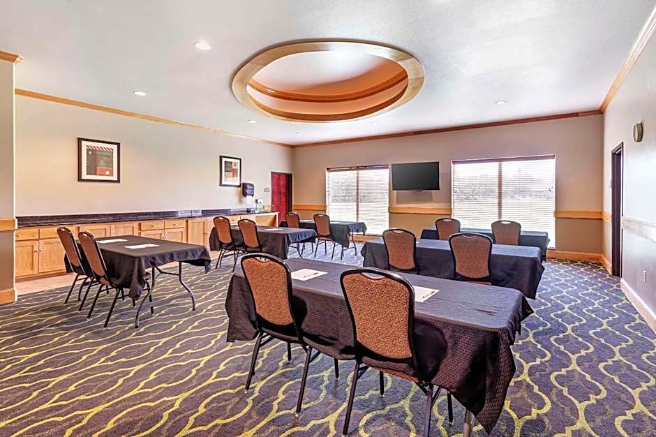 Comfort Suites Palestine