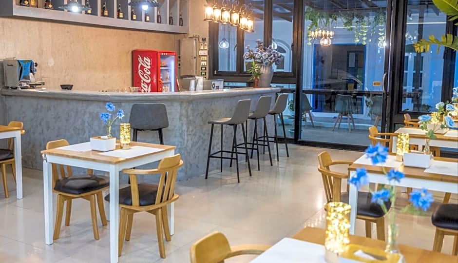 Blue Carina Inn Hotel (SHA Plus)