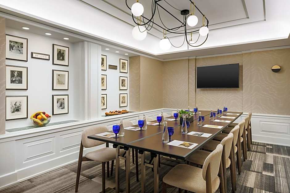 The Algonquin Hotel Times Square, Autograph Collection by Marriott