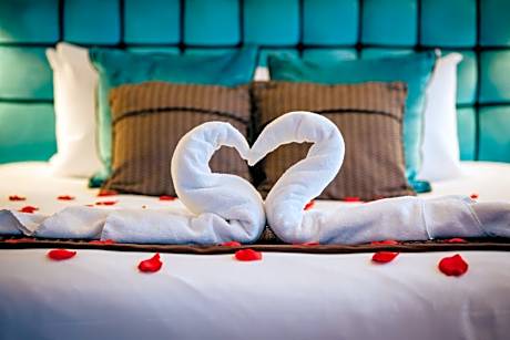 Penthouse Suite (Adults Only)