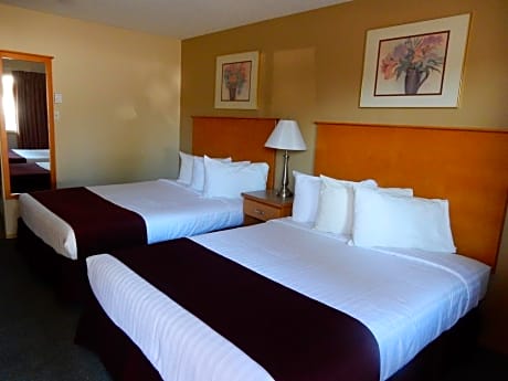 Queen Studio with Two Queen Beds - Non-Smoking