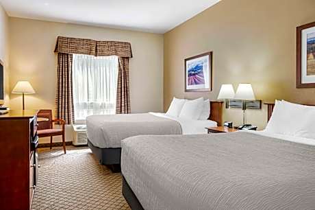 Queen Room with Two Queen Beds and Hot Tub - Non-Smoking