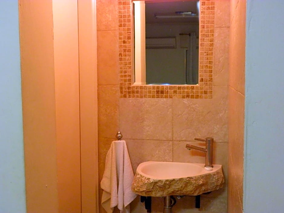 Avigail Guest House