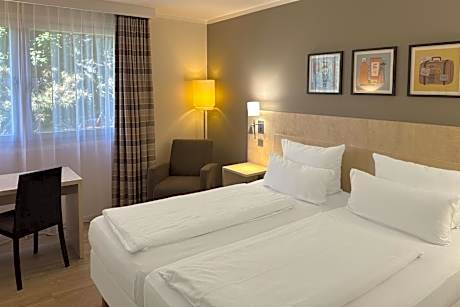 Standard Room with Two Single Beds