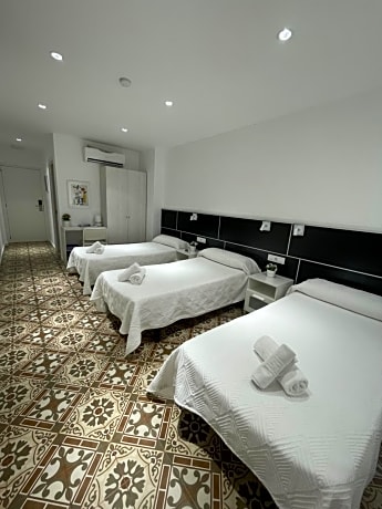 Triple Room with Private Bathroom