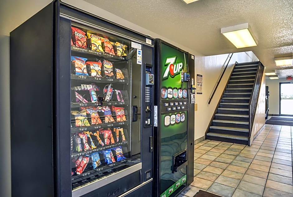 Motel 6-Saint Joseph, MO