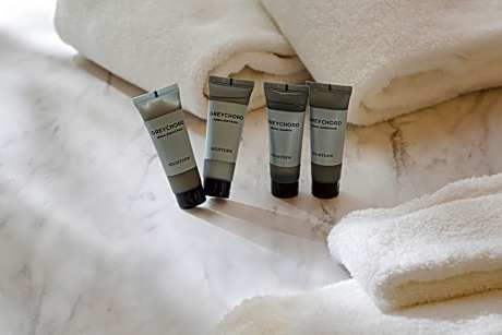 Executive Floor Superior Twin Room 38F with Lounge Access (For 3 people only)