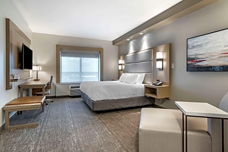 ACCESSIBLE - 1 KING,MOBACC,ROLLSH,MICRFG,HISPD,NSMK,FULL BREAKFAST