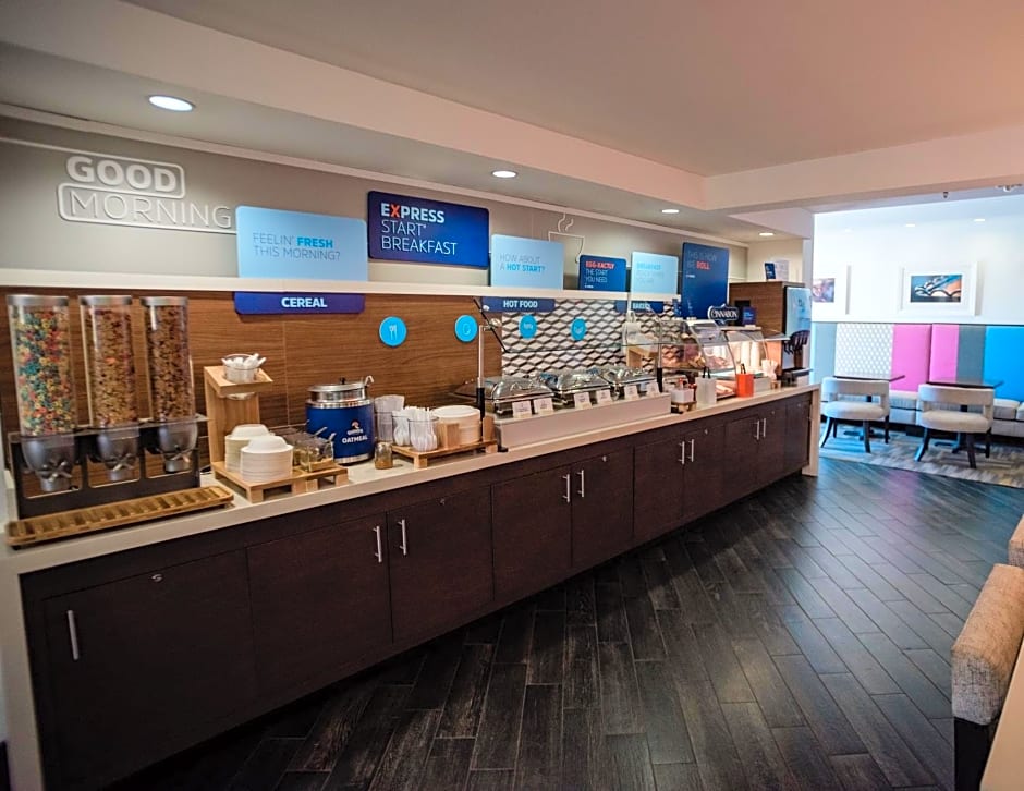 Holiday Inn Express Hickory-Hickory Mart By IHG