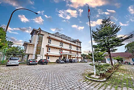 Cinere Inn & Residence