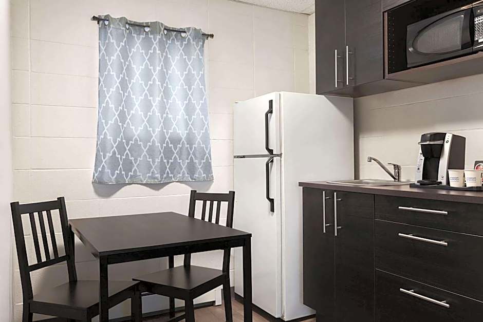 Howard Johnson by Wyndham Grande Prairie