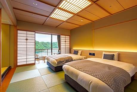 Standard Twin Room with Sea View