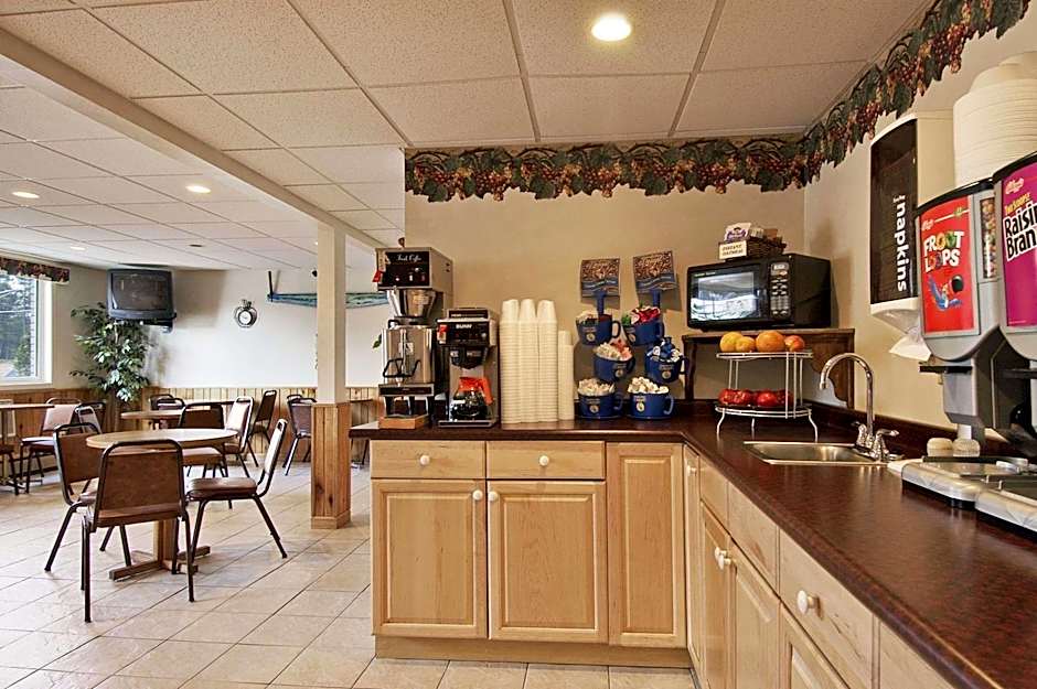 Hotel Iron Mountain Inn & Suites