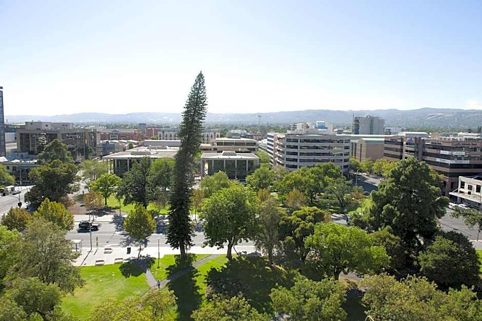 Mantra Hindmarsh Square