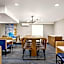 La Quinta Inn & Suites by Wyndham Lexington