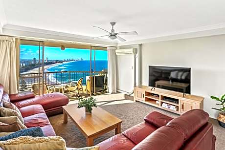 Day Time Explorer - Two-Bedroom Apartment with Ocean View