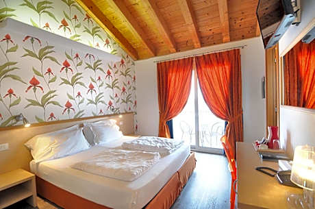 Double or Twin Room with Balcony