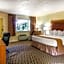 Quality Inn & Suites At Coos Bay