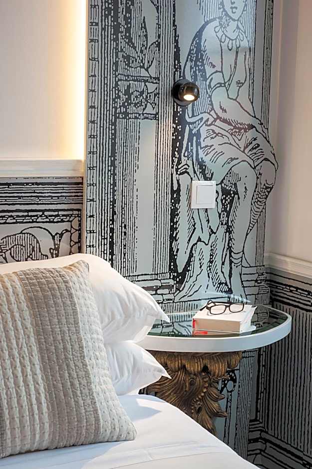 Teatro Boutique Rooms & Suites