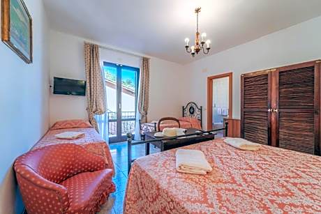 Triple Room with Sea View