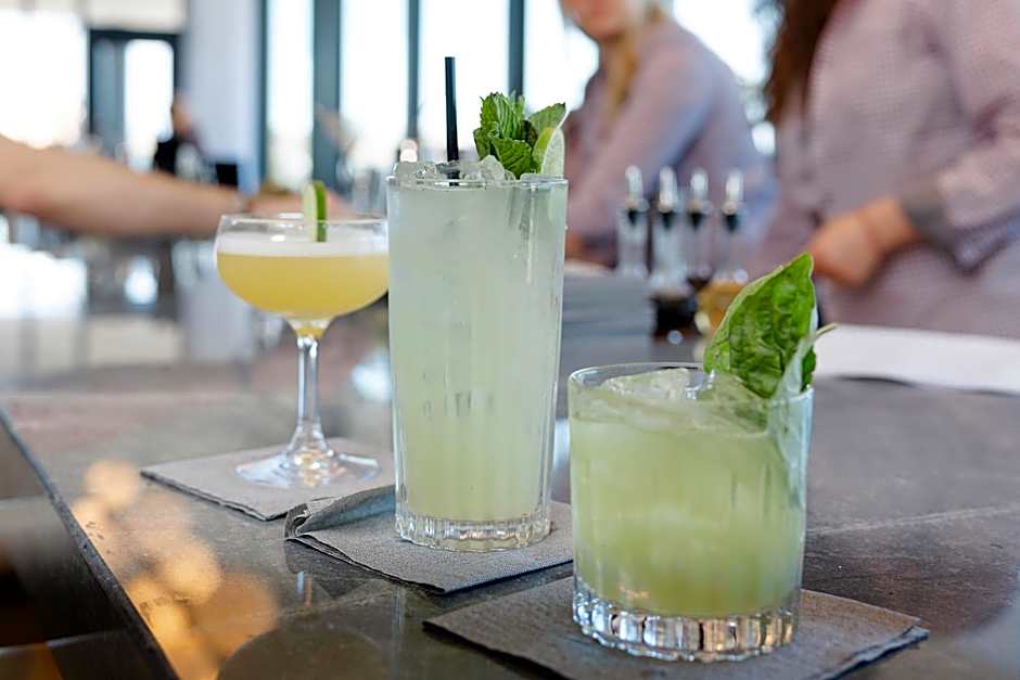 The Highlander at Radford, Tapestry Collection by Hilton