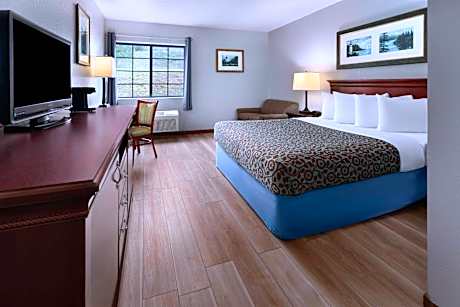 Queen Room - Disability Access/Non-Smoking