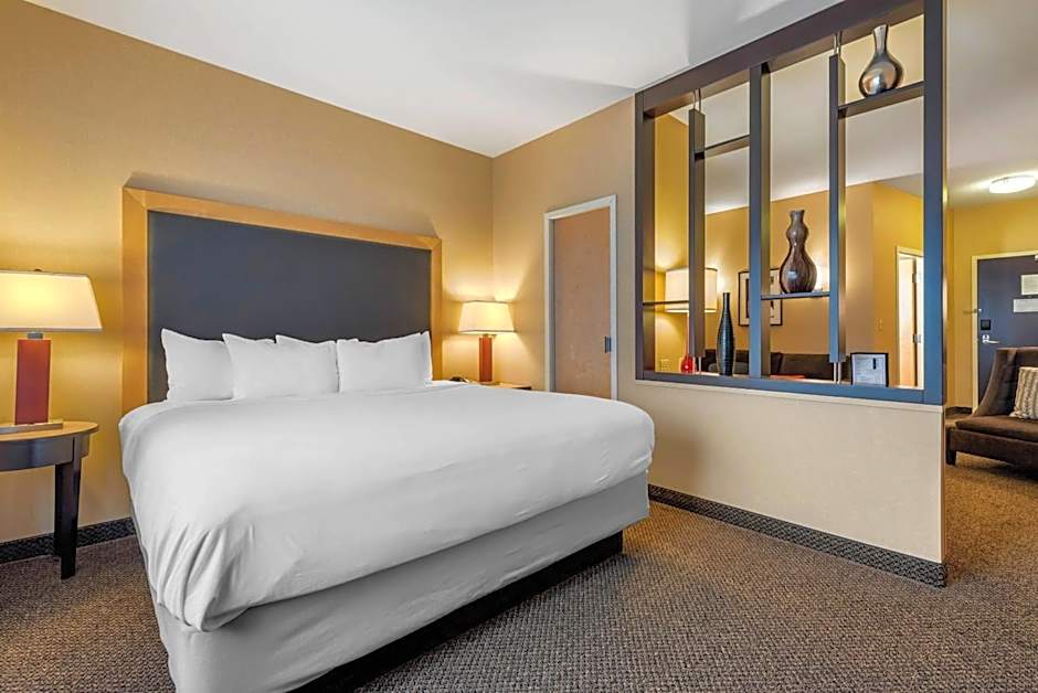 Cambria Hotel Akron - Canton Airport