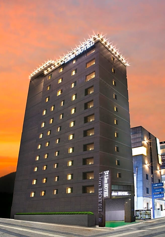 Lion Hotel