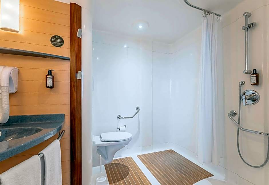 B&B HOTEL Calais Terminal Cite Europe 4 etoiles