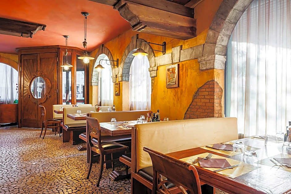 iH Hotels Bologna Amadeus