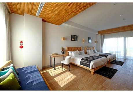 Family Room with Side Sea View