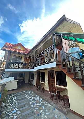 Lola Flor's Guest House