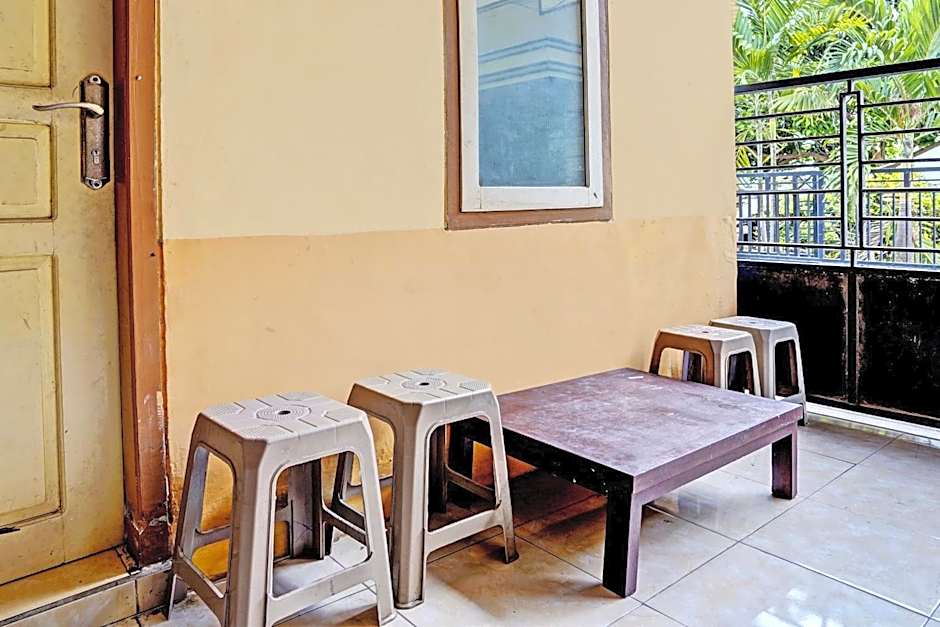 Hotel O Lili Kost SyariahNearKetapang Royal City