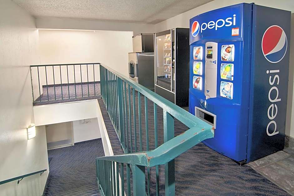 Motel 6-Lakeville, MN - South - Lakeville