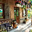 Stop and Go Boutique Hotel Since 1982