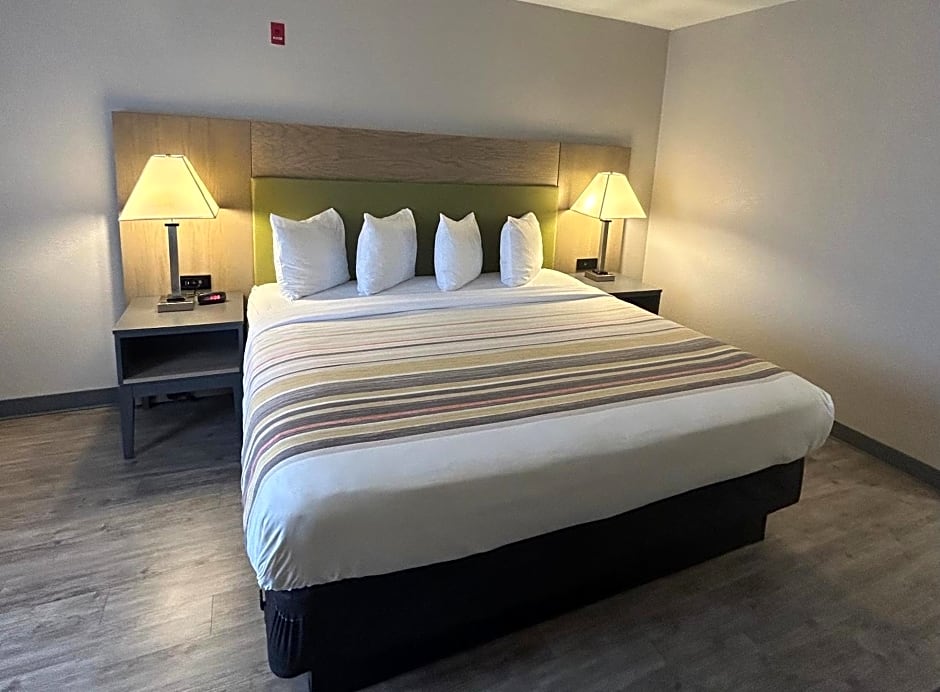Country Inn & Suites by Radisson, Grand Rapids Airport, MI