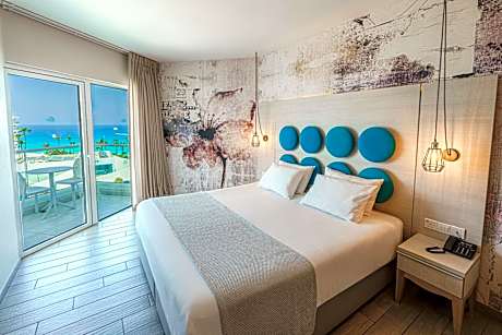 One Bedroom Suite - Limited Sea View