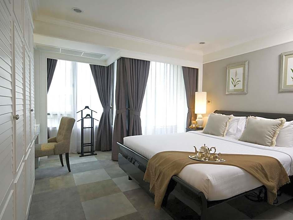 Cape House Langsuan Hotel