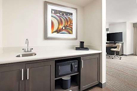 King Studio Suite with River View - Non-Smoking