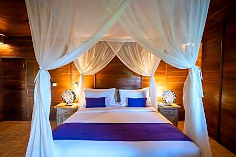 Suite with Garden View