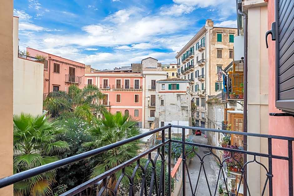 Open Sicily Homes - Near the Central Train Station