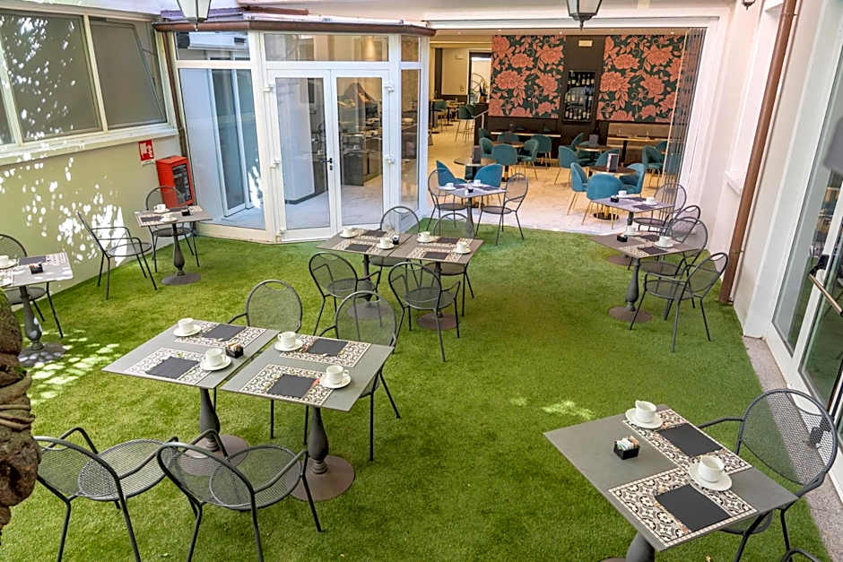 Cavour 30TRE - Hotel Moderno