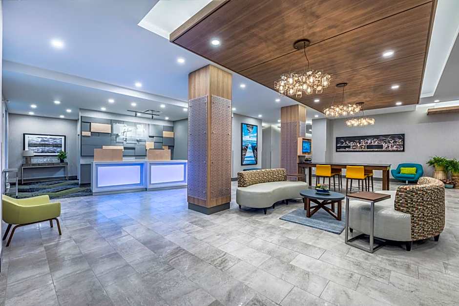 Holiday Inn Express and Suites Moncton North By IHG