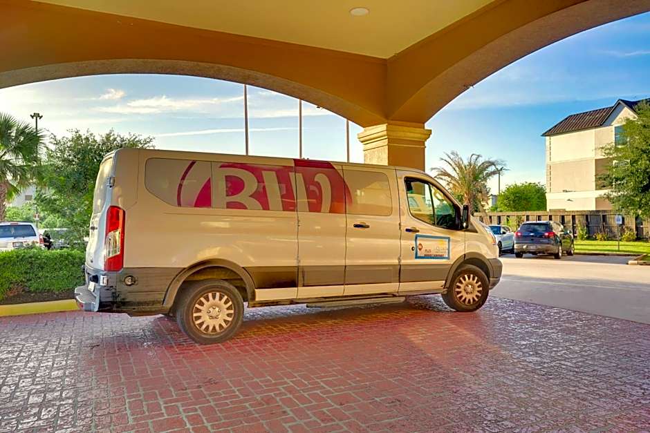 La Quinta Inn & Suites by Wyndham Houston Hobby Airport